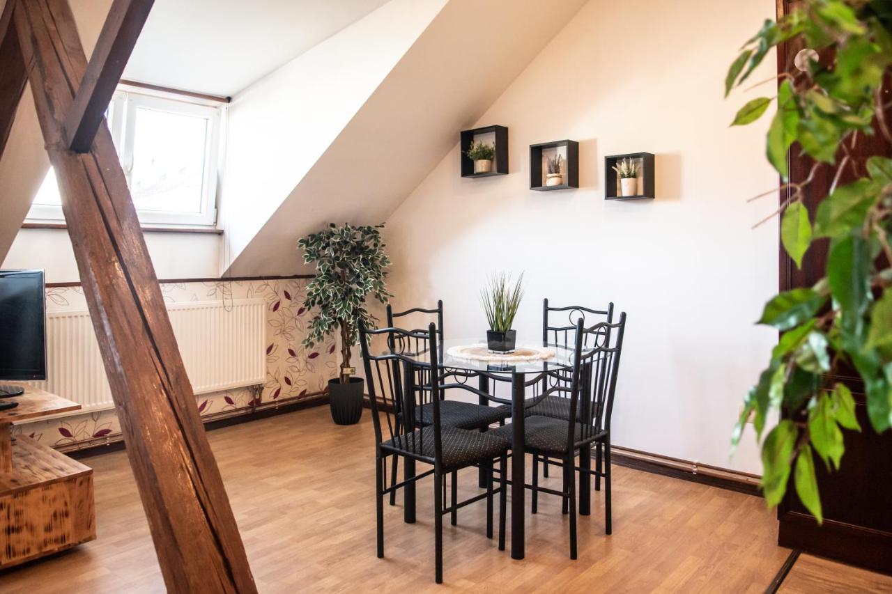 Podkrovni Apartman S Vyhledem Na Namesti Lomnice nad Lužnicí Kültér fotó