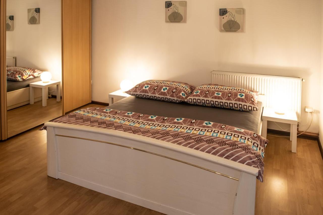 Podkrovni Apartman S Vyhledem Na Namesti Lomnice nad Lužnicí Kültér fotó
